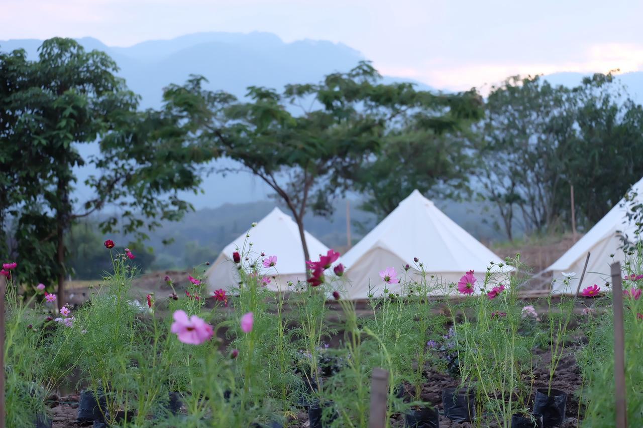 Готель Camp Story Chiangmai Чіангмай Екстер'єр фото
