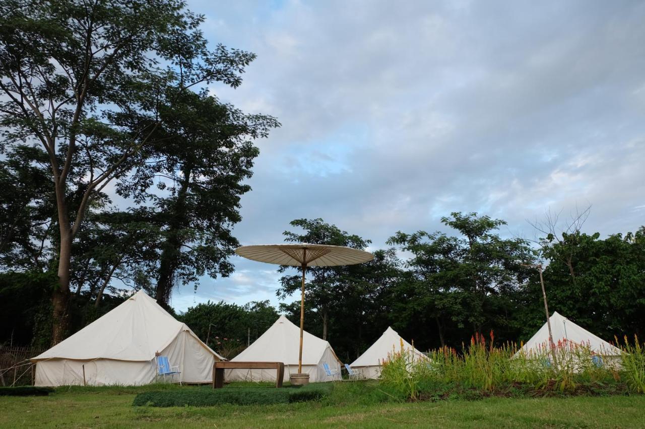 Готель Camp Story Chiangmai Чіангмай Екстер'єр фото